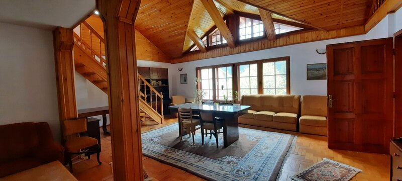 Busteni, Poiana Tapului, Vila superba, vedere deosebita